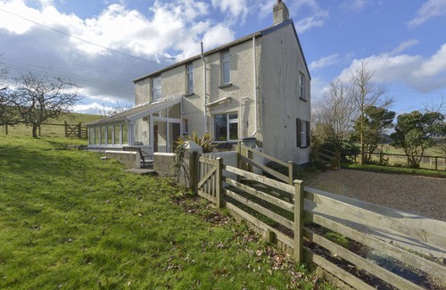 Westleigh Cottage | PILLHEAD COTTAGE, pet friendly, with pool in Bideford