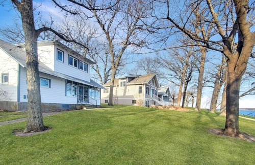 Arnolds Park House | Pillsbury Point Cottage on West Lake Okoboji