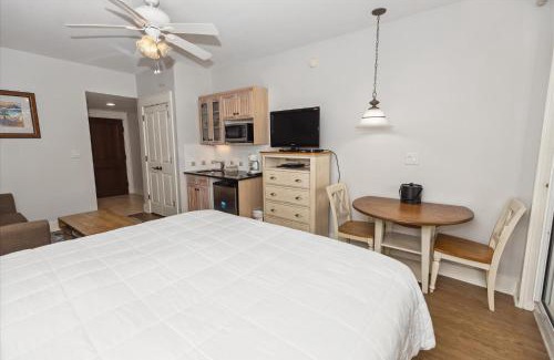 Baytowne Wharf Apartment | Pilot House 518- by Holiday Isle Properties