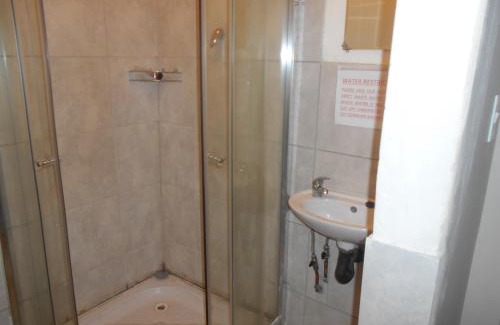 Kempton Park House | Pilot Inn Accommodation