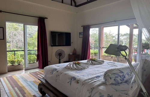 Nuea Khlong Villa | Piman Pu Lek - large 2 storey 1 bedroom kingsize villa with a/c, sea view