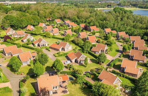 Hoge Hexel House | Pimpelmees Modern retreat