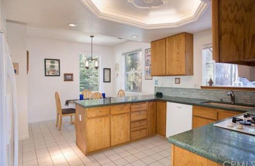 Yosemite West House | Pine Arbor Retreat