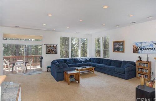Yosemite West House | Pine Arbor Retreat
