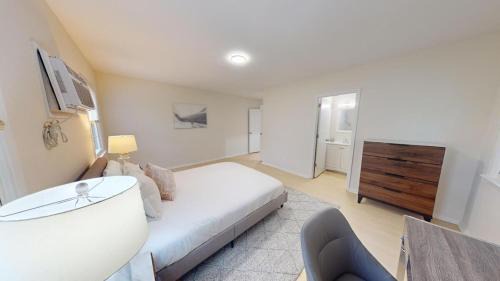 Newark Apartment | Pine Brook 1322 I Pool Gym I Free Parking !