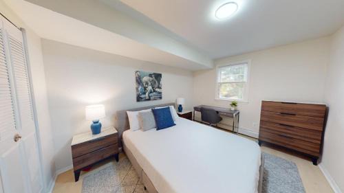 Newark Apartment | Pine Brook 804 I Pool Gym I Free Parking !