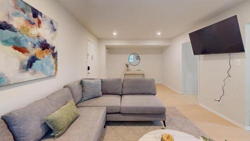 Newark Apartment | Pine Brook 804 I Pool Gym I Free Parking !