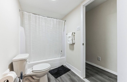 Newark Apartment | Pine Brook 818 I Pool Gym I Free Parking !