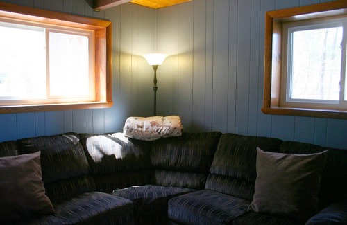 North Conway House | Pine Brook Lodge: pool table, AC, sauna, fireplaces, internet, bar, walk to town