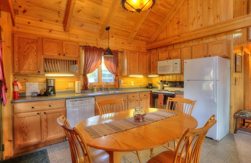 Rangeley Cabin | Pine Cabin at Rangeley Lake Resort - shared waterfront on Rangeley Lake
