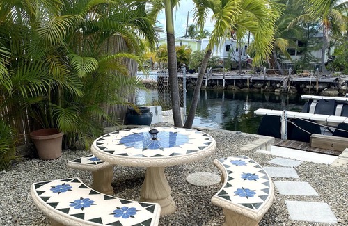 Little Torch Key House | Pine Channel Paradise- Great boating, boat lift, tiki hut