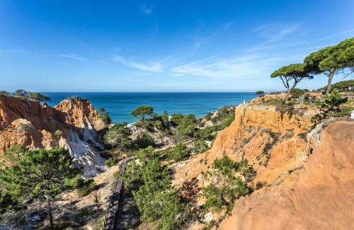 Olhos D'Agua Hotel | Pine Cliffs Gardens