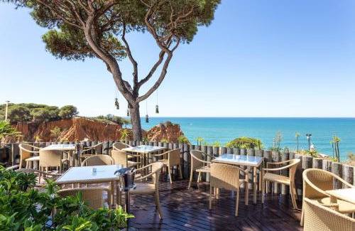 Olhos D'Agua Hotel | Pine Cliffs Gardens