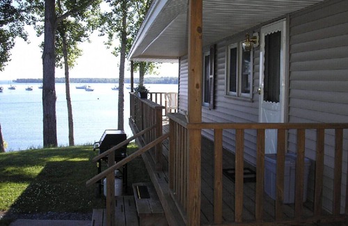 Plattsburgh Cabin | Pine Cottage at Heron Ledge