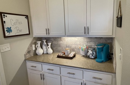 Lubbock House | Pine Cove LBK | Entire Home | 3 Bed | 2 Car Garage