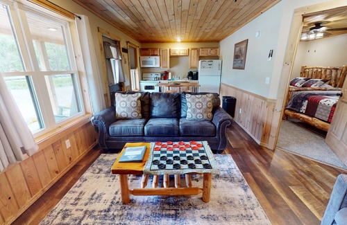 Gaines Resort | Pine Creek, PA Grand Canyon, Mountain View Suite 8 at Rough Cut Lodge