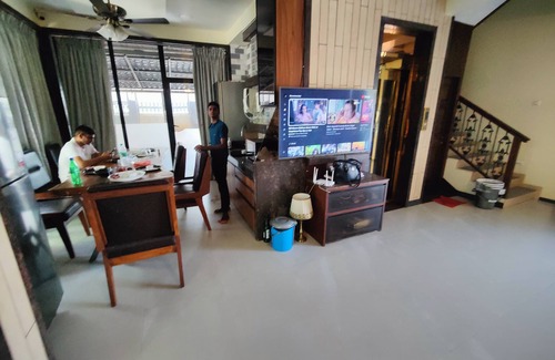 Kune N.m. Villa | Pine Estate, Lonavala by Ebony Stays – 4BHK Villa with Pool & Mountain Views