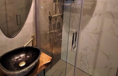 Saint-Germain-du-Salembre Ski Chalet | Pine Tree lodge and Nordic bath in the middle of the forest!