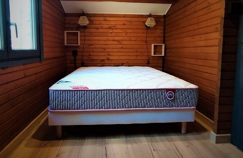 Saint-Germain-du-Salembre Ski Chalet | Pine Tree lodge and Nordic bath in the middle of the forest!