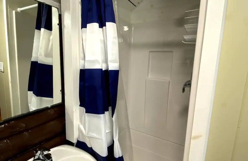 Lincolnville Cottage | Pine Grove Cottages : Cottage 5 - Studio Cottage - Pet Friendly