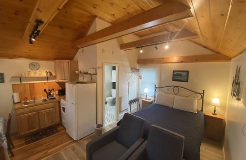 Lincolnville Cabin | Pine Grove Cottages: Cottage 11
