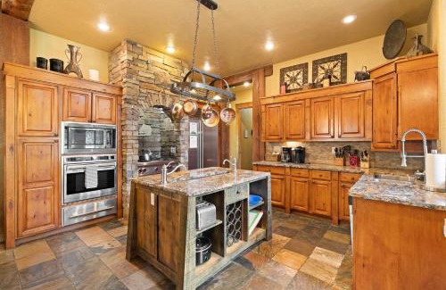 McCall House | Pine Haven- Beautiful 3300 square foot home- sleeps 10- game room- hot tub- pets ok