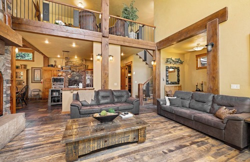 McCall House | Pine Haven- Beautiful home w/game room, hot tub, and pets allowed