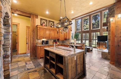McCall House | Pine Haven- Beautiful home w/game room, hot tub, and pets allowed