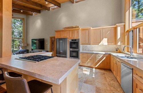 Lake Forest House | Pine Hollow Lodge in Dollar Point