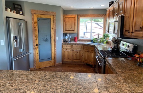 Stevensville House | Pine Hollow Ranch w/Hot Tub