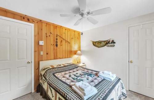 North Creek House | Pine Knot 62H - Retreat with Private Play Area