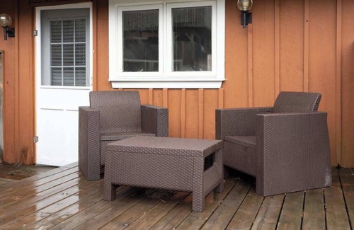 Gravenhurst House | Pine Lake 3-Bedroom Cottage #12 - The Gallery