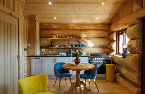 Lochgilphead Cabin | Pine Marten - Spectacular Log Cabin in Argyll
