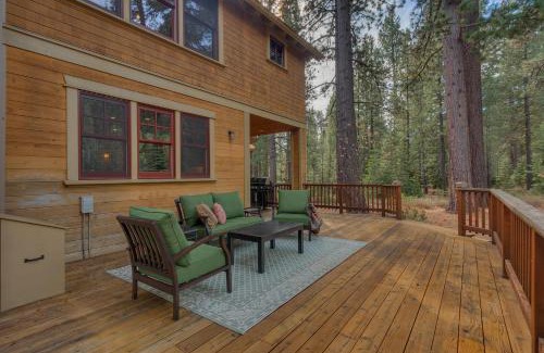 Truckee House | Pine Meadow at Gray's Crossing - 4BR w Two Master Suites