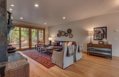 Truckee House | Pine Meadow at Gray's Crossing - 4BR w Two Master Suites