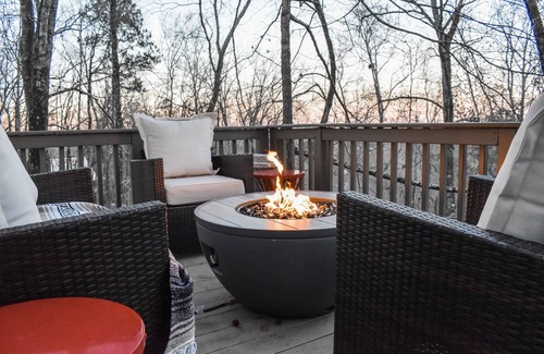 Warm Springs Ski Chalet | Pine Mountain Chalet Retreat Near Callaway Gardens