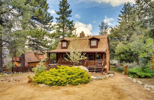 Pine Mountain Club House | Pine Mountain Club Cabin with Community Pool!