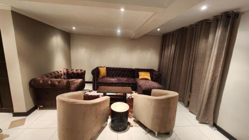 Newcastle Villa | Pine&olive Retreat