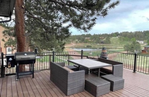 Woodland Park House | Pine & Pond ☆ Newly Renovated Woodland Park Cabin!