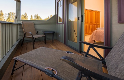 Sisters Condo | Pine Rest - Escape to this beautiful condo A/C, pet friendly near downtown