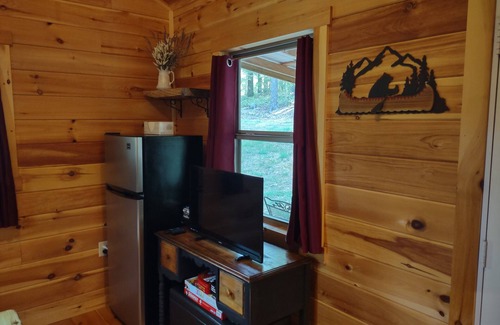 Jasper Cabin | Pine Ridge Cabin - A Cozy Getaway for Two near Jasper AR!