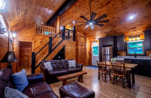 Loudonville House | Pine Ridge Cabin - Secluded Cabin with Hot Tub