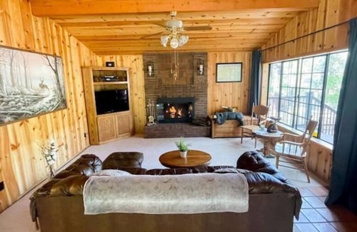 Wrightwood Cabin | Pine tree cabin with an amazing front deck