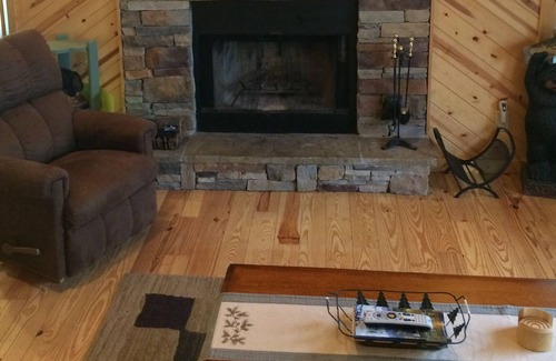 Blairsville Cabin | Pine