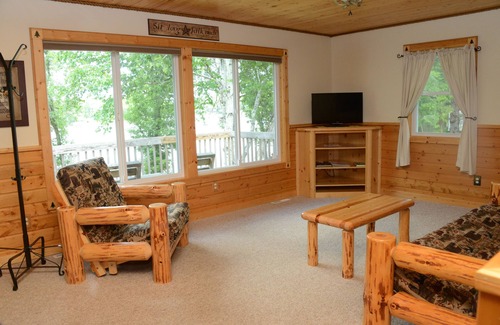 Richmond House | Pine Valley - 4 BR/2Bath Vacation Home w/private beach, dock, & campfire area!