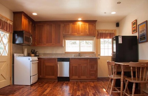 Bodega Bay Cottage | Pine View Cottage - Perfect For Two