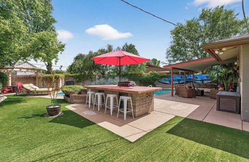 Rural-Geneva House | Pineapple Oasis - Private Heated Pool, Built-In BBQ, Game Room, ASU, Scottsdale