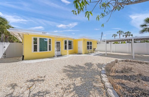 Siesta Key House | Pineapple on Siesta Key