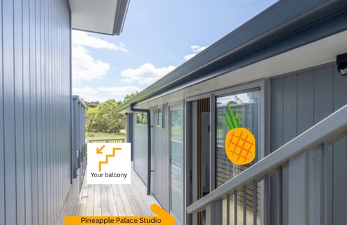 Raglan Apartment | Pineapple Palace Studio: tranquil, central setting