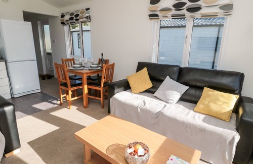 Morpeth Cottage | PINECONE LODGE - NO 9, pet friendly, with a garden in Felton